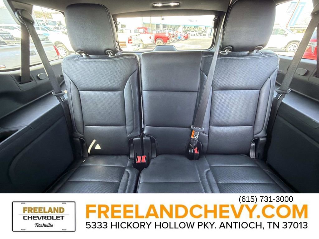 Used 2025 Chevrolet Suburban LS image 18
