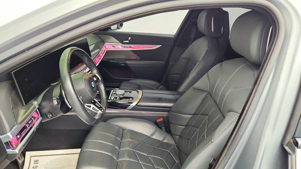 Used 2023 BMW 760i xDrive w/ Executive Package AWD/4WD image 19
