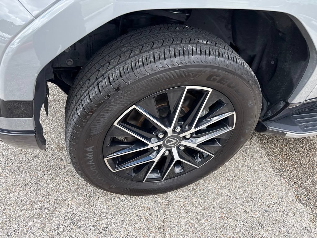 Certified 2024 Lexus GX 550 w/ Cold Area Package AWD/4WD image 9