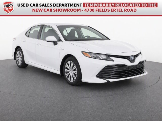 Used 2020 Toyota Camry LE FWD image 1
