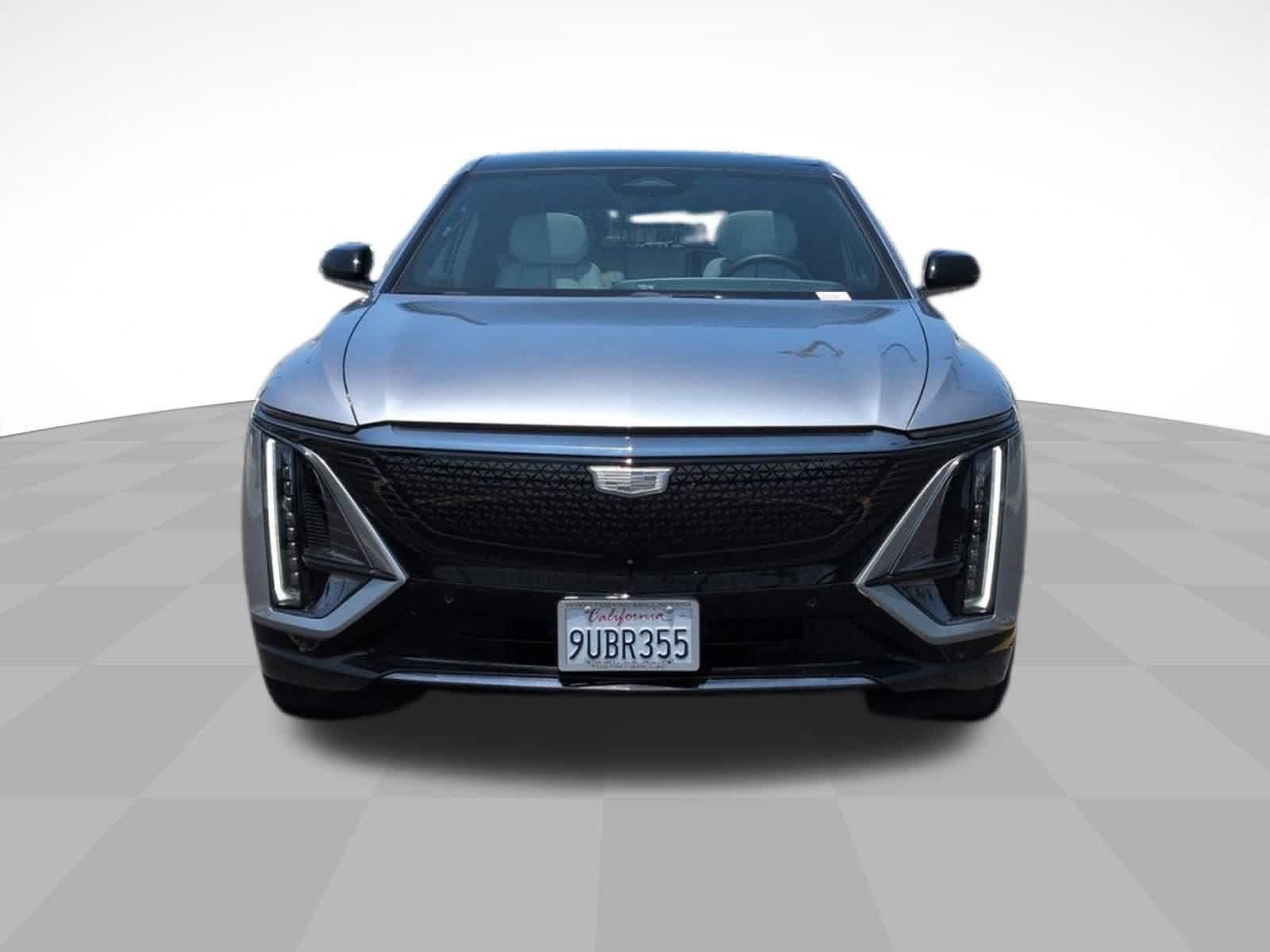 Used 2025 Cadillac Lyriq Sport AWD/4WD image 2