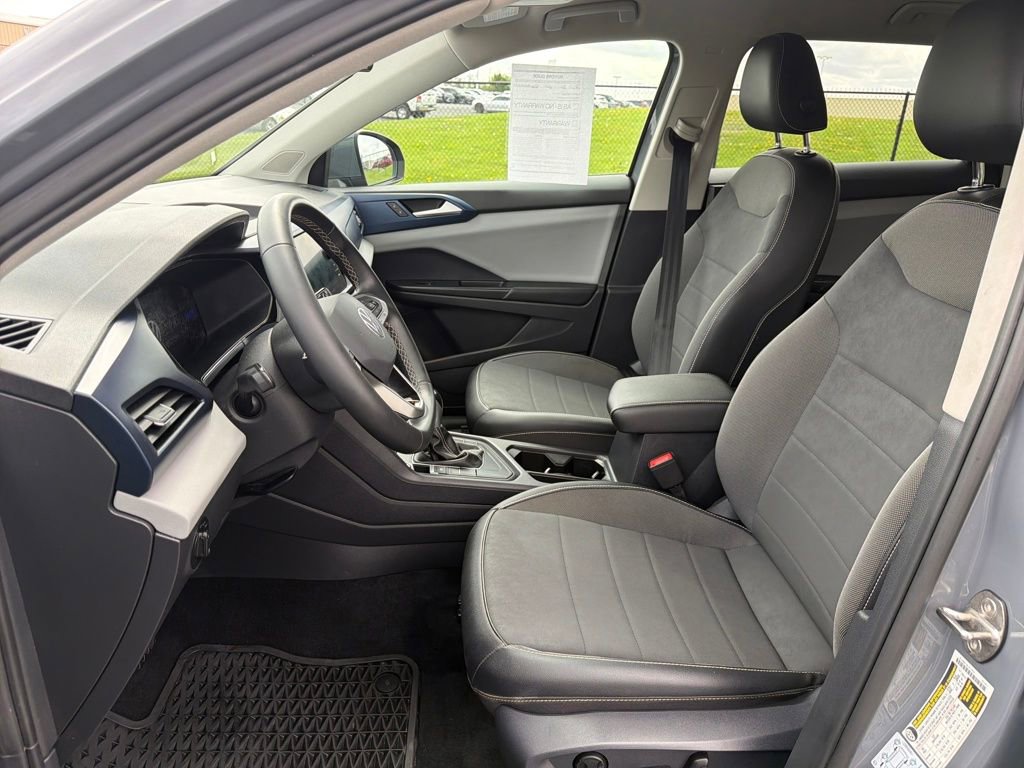 Used 2022 Volkswagen Taos SE image 11