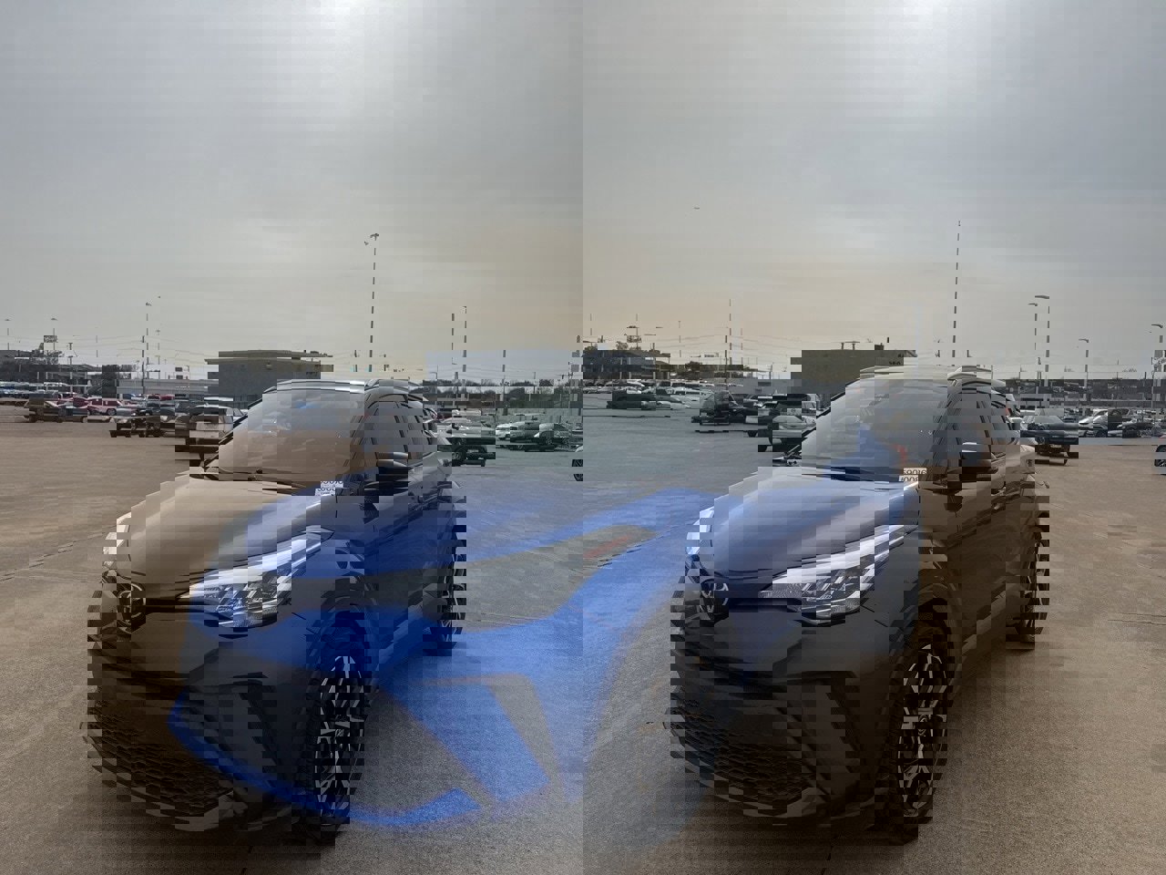 Used 2020 Toyota C-HR XLE image 7