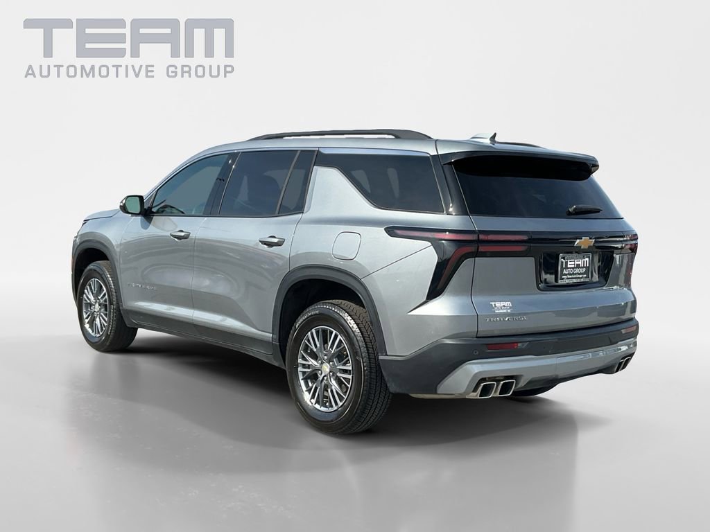 Used 2025 Chevrolet Traverse LT image 5
