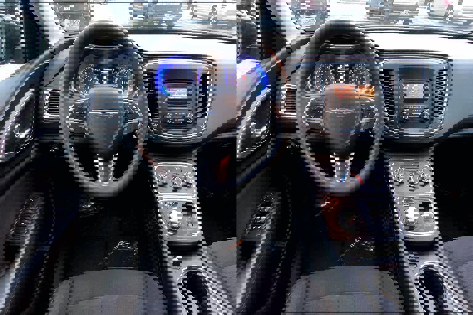 Used 2015 Chrysler 200 LX image 5