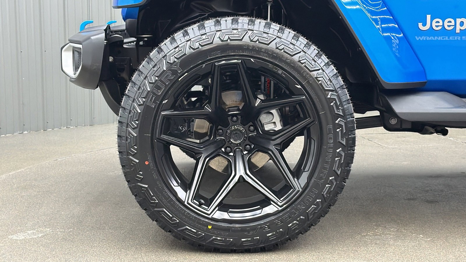 Used 2024 Jeep Wrangler Unlimited Sahara w/ Technology Group image 10