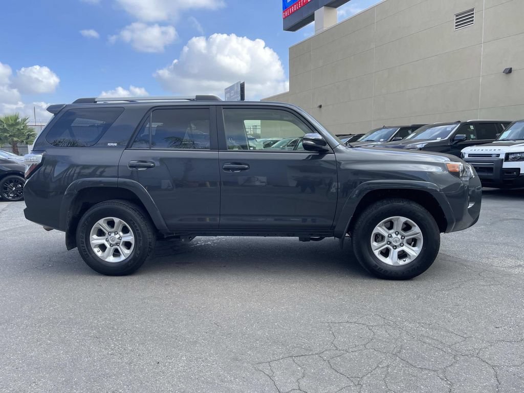 Used 2024 Toyota 4Runner SR5 Premium w/ Moonroof Package AWD/4WD image 2