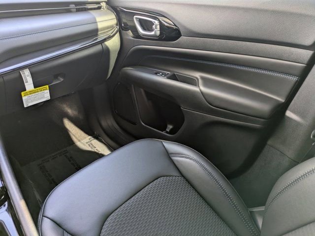 New 2026 Jeep Compass Latitude AWD/4WD image 15