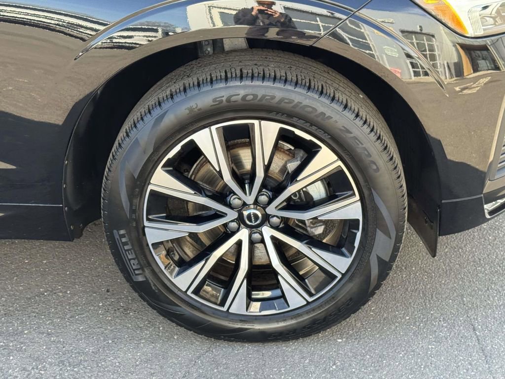 Used 2023 Volvo XC60 B5 Core w/ Climate Package image 6