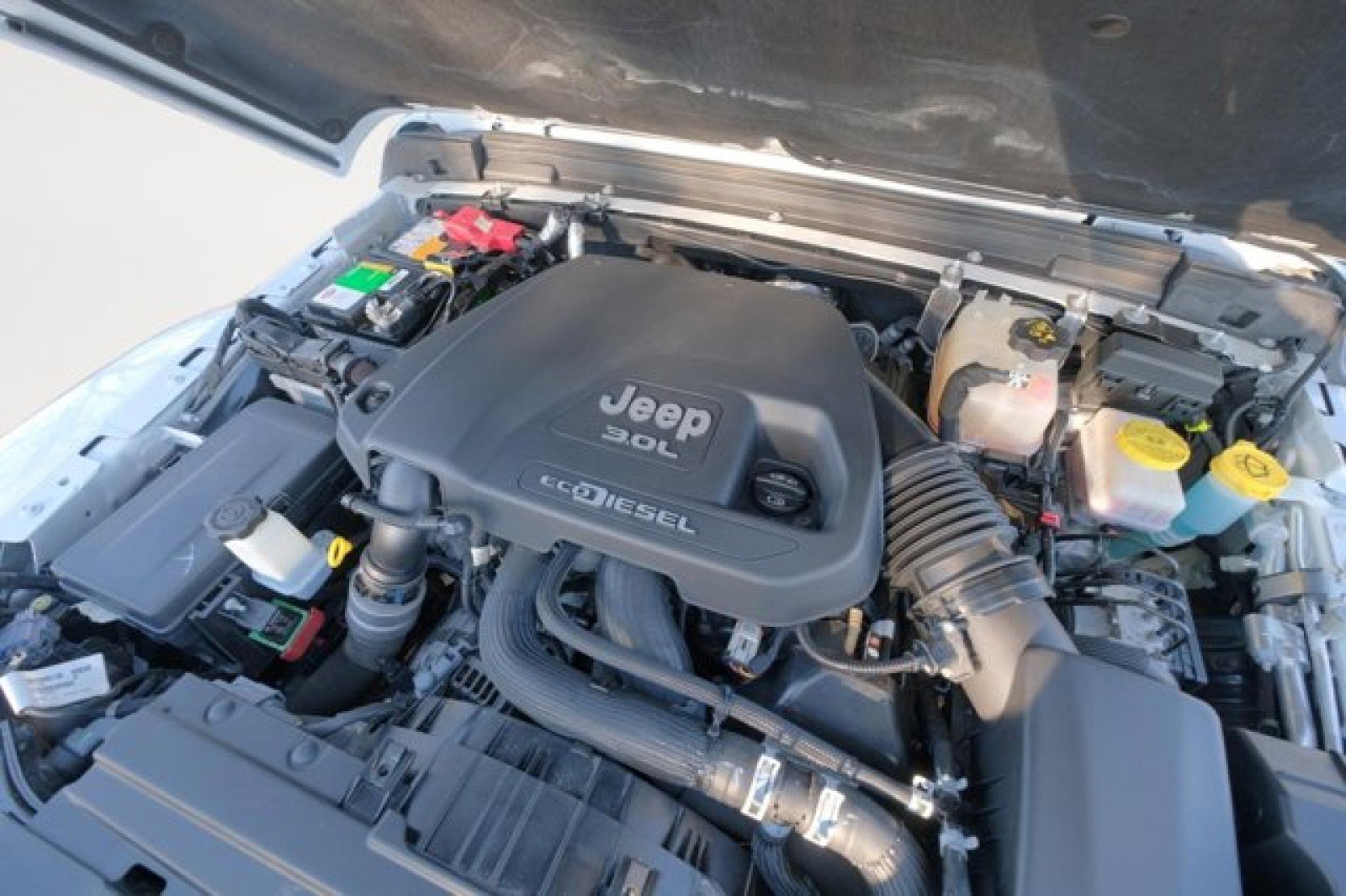 Used 2020 Jeep Wrangler Unlimited Sahara image 9