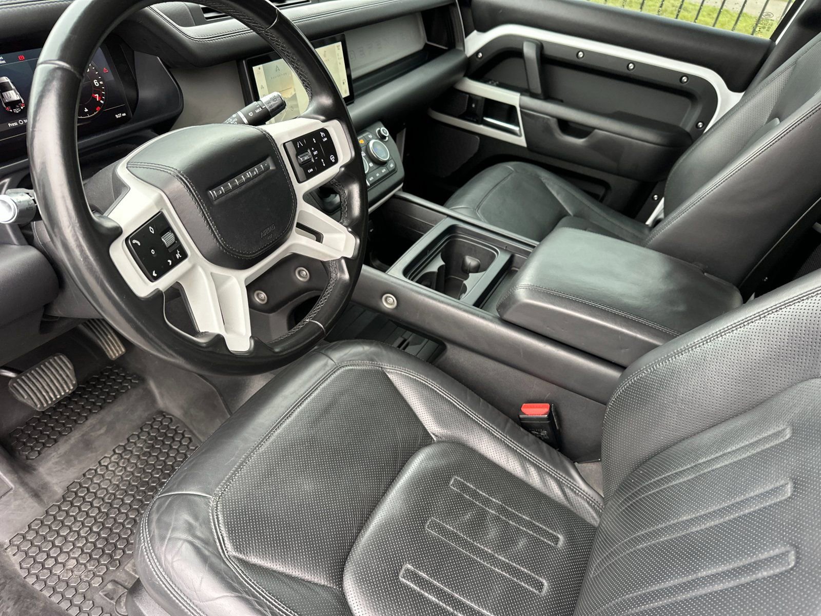 Used 2020 Land Rover Defender 110 HSE image 9