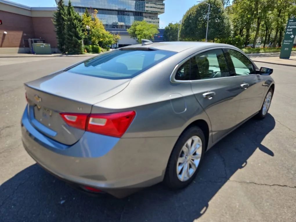 Used 2023 Chevrolet Malibu LT image 9