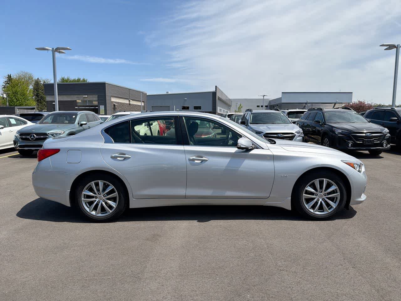 Used 2016 INFINITI Q50 Premium w/ Driver Assistance Package AWD/4WD image 14