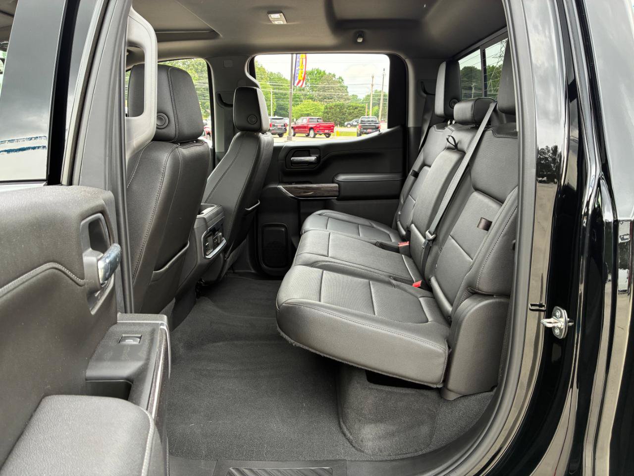 Used 2022 Chevrolet Silverado 1500 LTZ w/ Z71 Off-Road Package AWD/4WD image 28