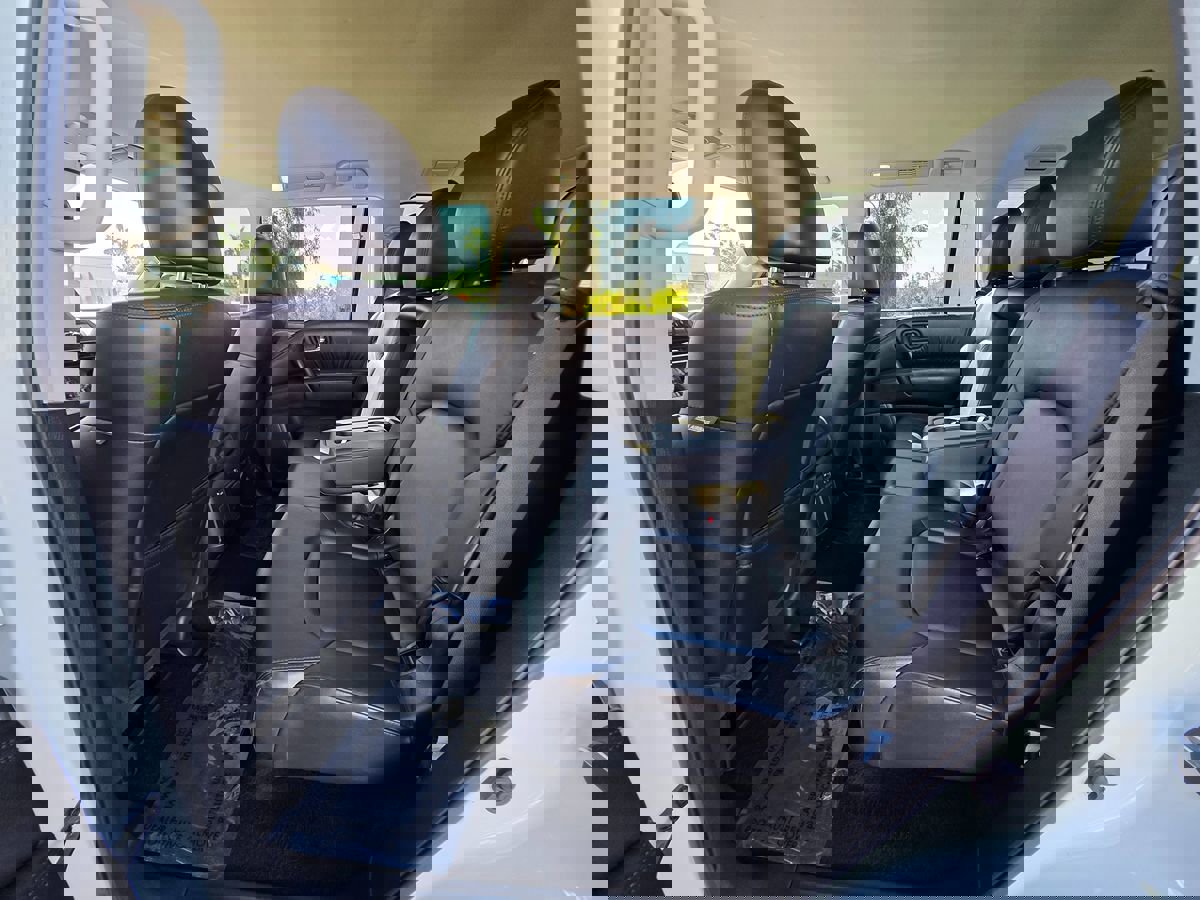 Used 2023 Nissan Armada SV image 18