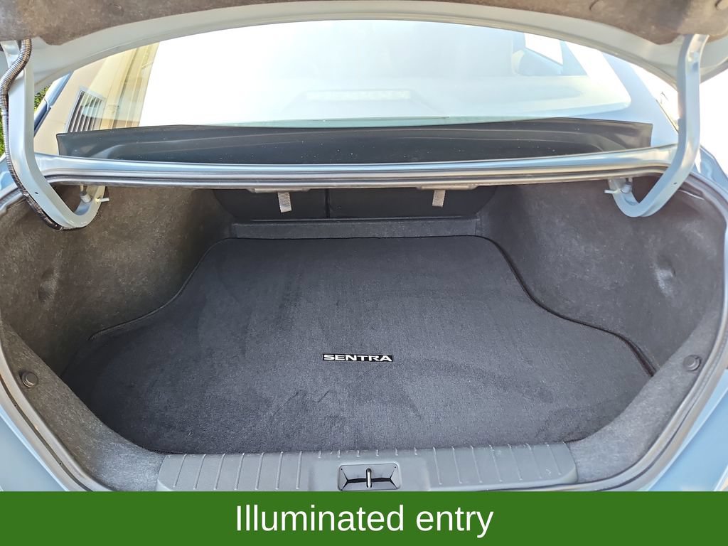 Used 2025 Nissan Sentra SR w/ SR Premium Package FWD image 32