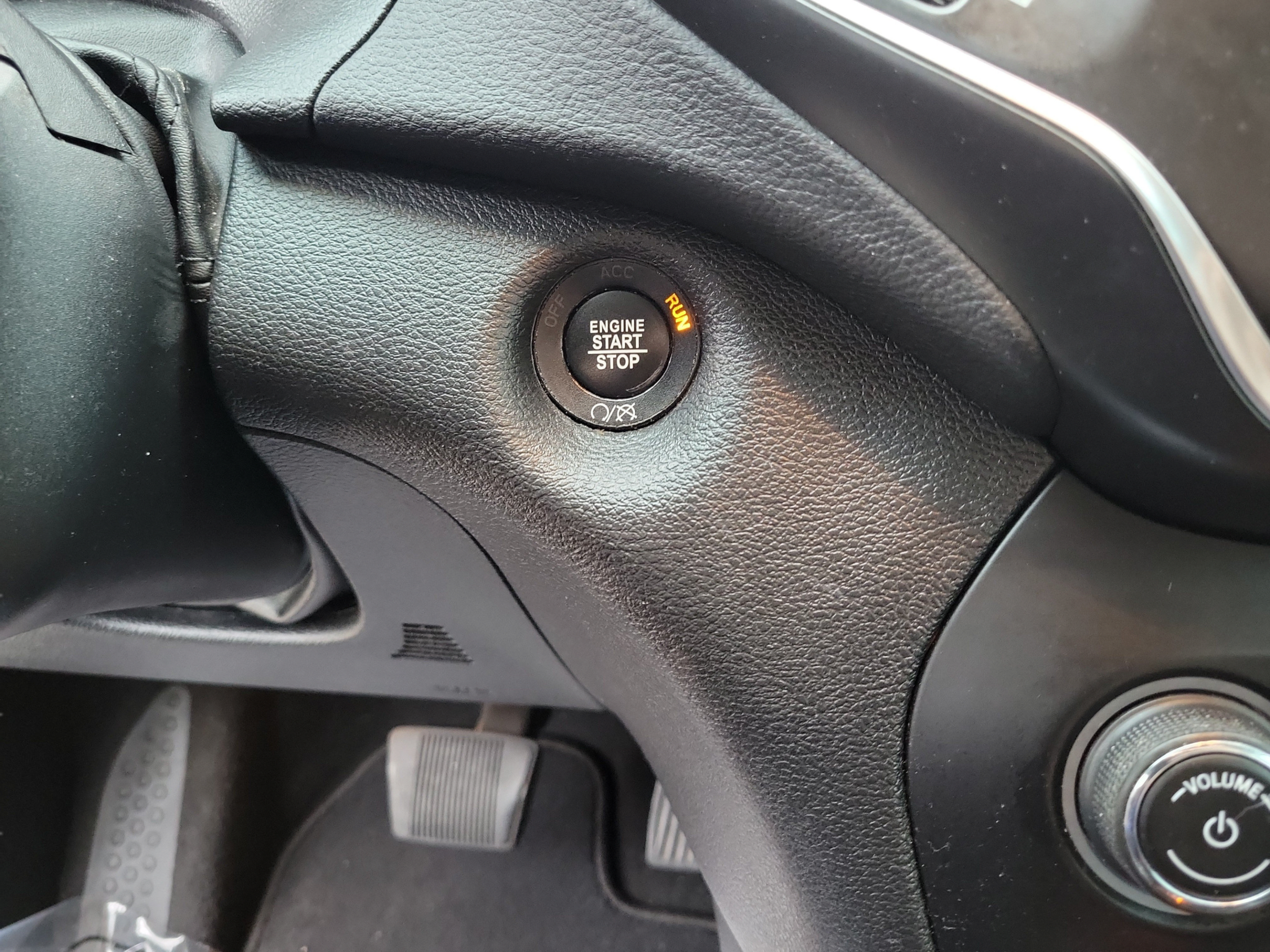 Used 2020 Jeep Cherokee Latitude Plus FWD image 14