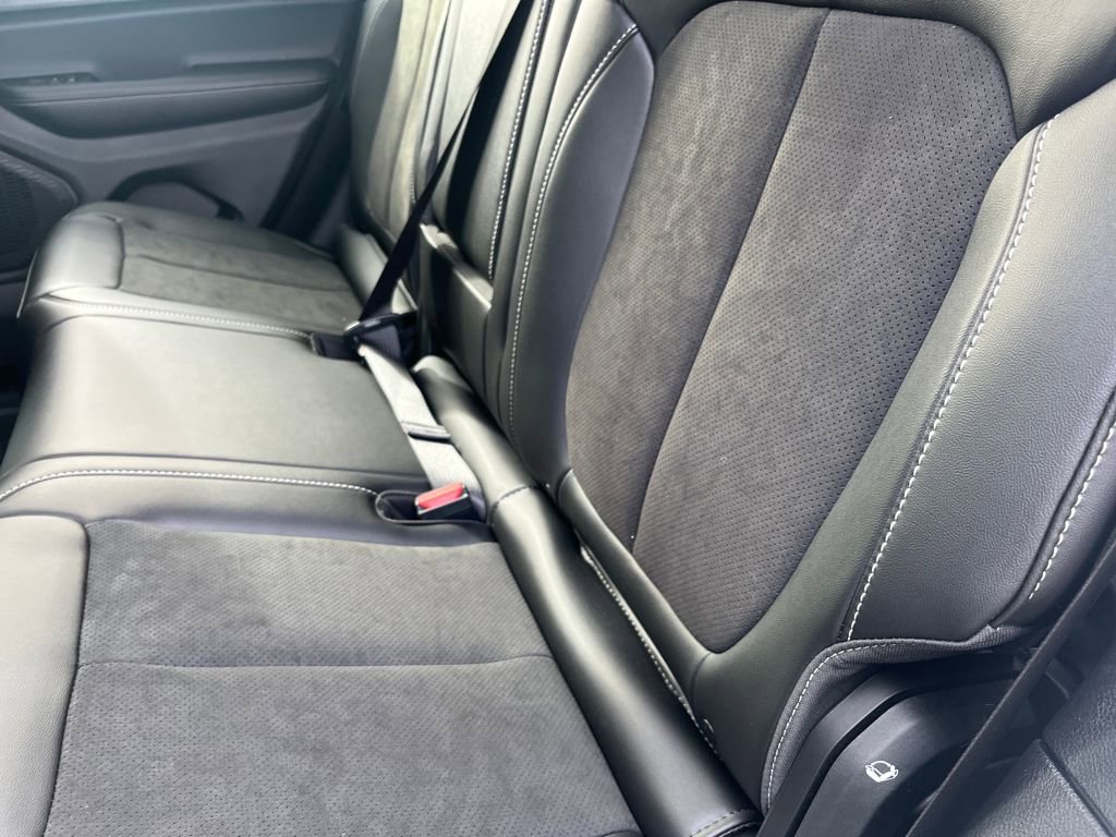 New 2025 Jeep Grand Cherokee Altitude image 19