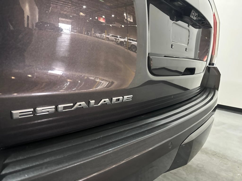 Used 2018 Cadillac Escalade ESV Premium Luxury RWD image 12