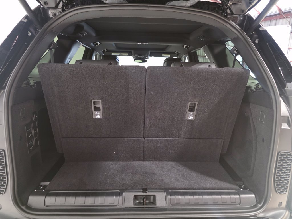 Certified 2025 Land Rover Discovery Dynamic SE AWD/4WD image 9