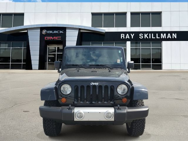 Used 2011 Jeep Wrangler Unlimited Sahara w/ Dual Top Group AWD/4WD image 2