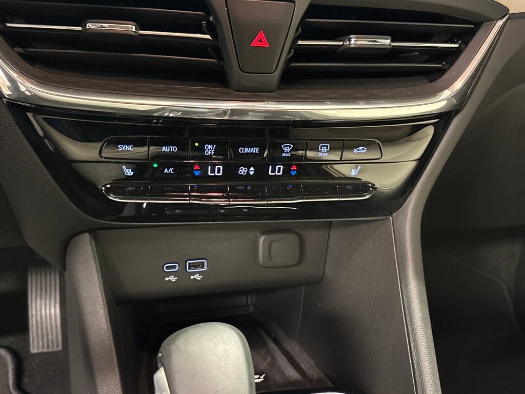 Certified 2025 Buick Encore GX Avenir w/ Avenir Technology Package image 38
