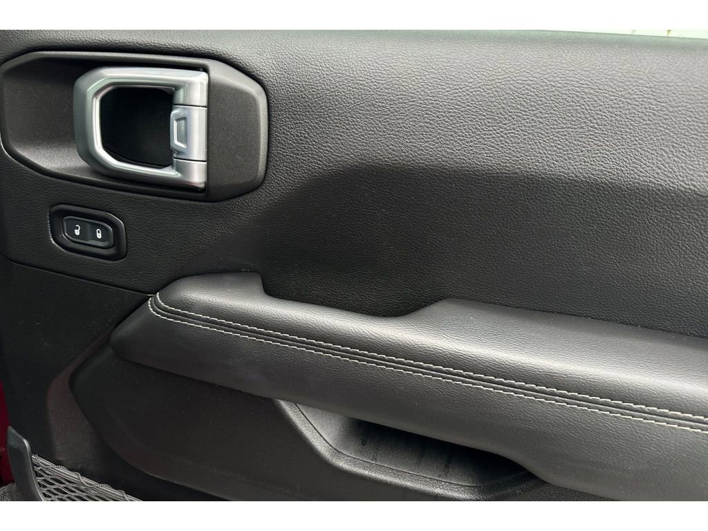 Used 2021 Jeep Wrangler Unlimited Sahara w/ Safety Group image 19