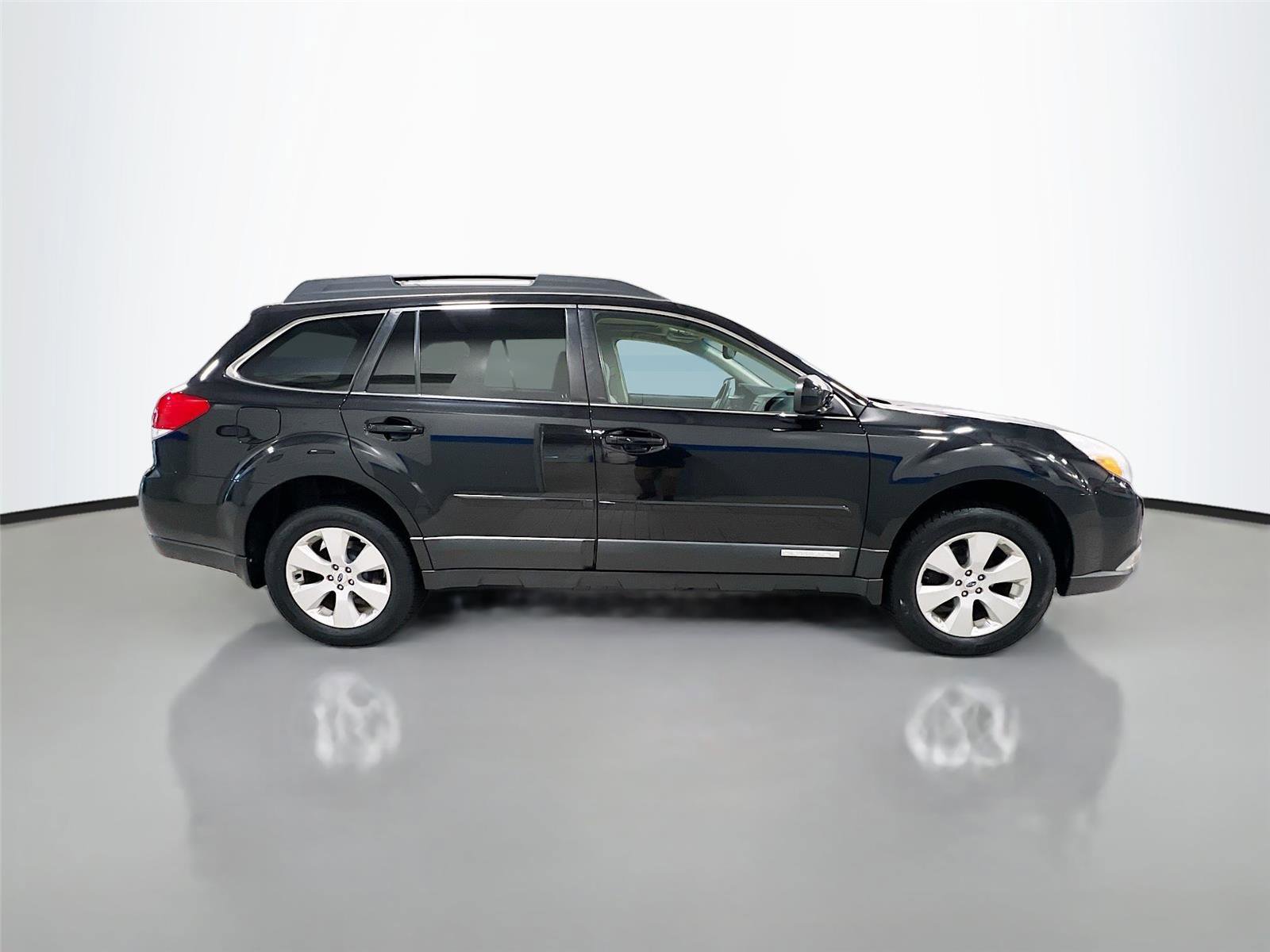 Used 2012 Subaru Outback 2.5i Limited w/ Moonroof Pkg image 8