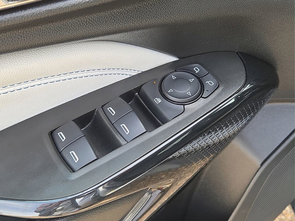 Used 2024 Chevrolet Trax LT image 22