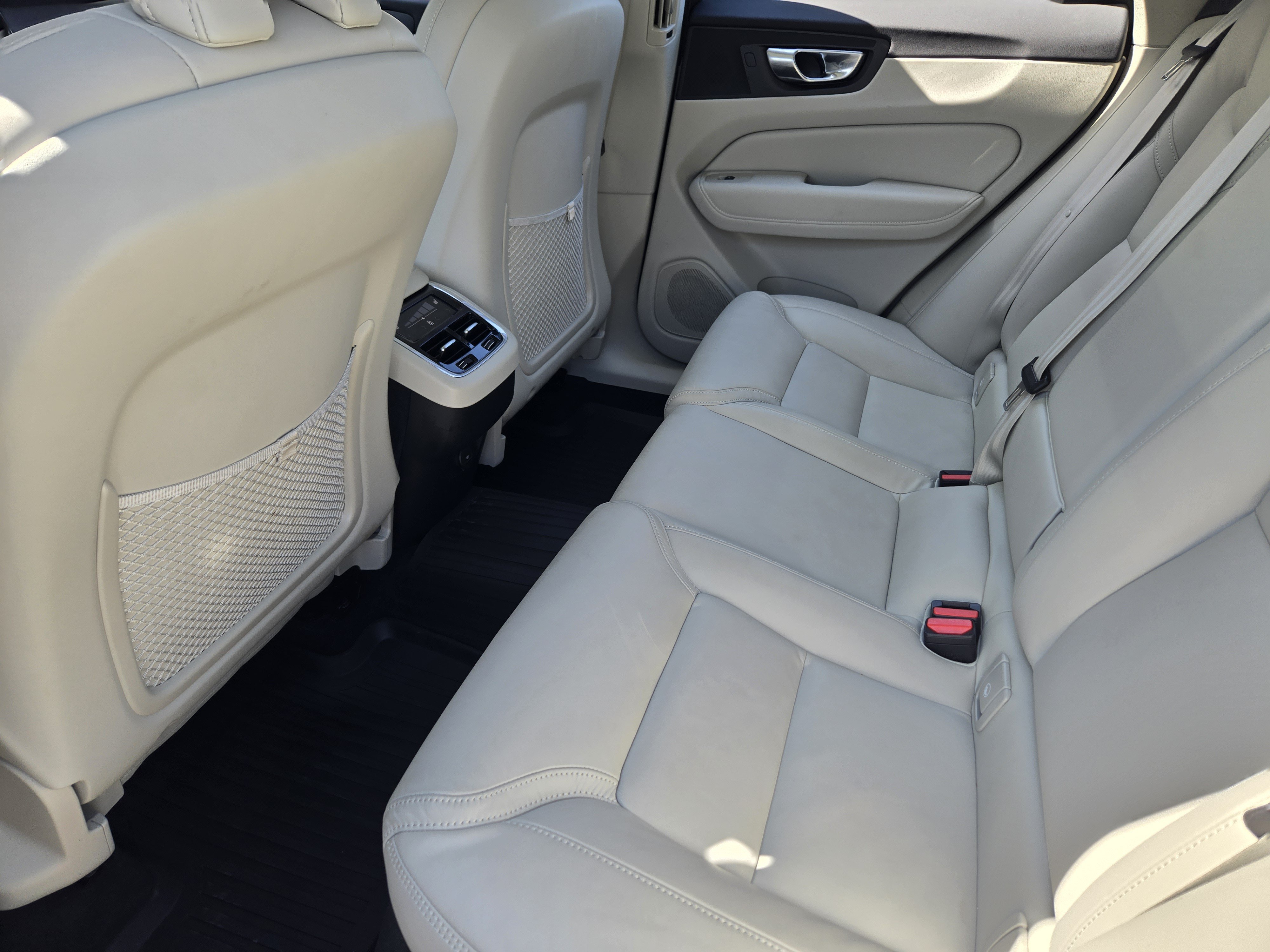 Certified 2026 Volvo XC60 B5 Ultra AWD/4WD image 40