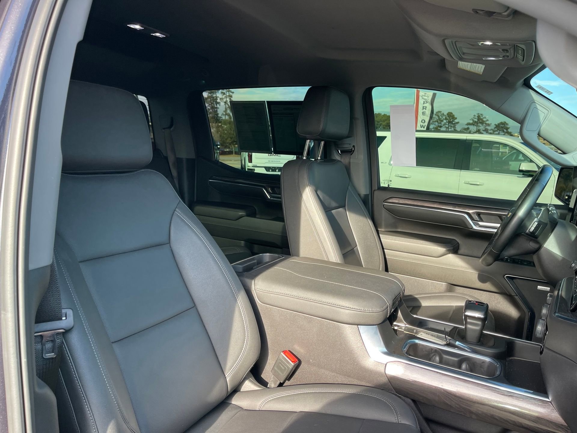 Used 2024 Chevrolet Silverado 1500 LTZ w/ Z71 Off-Road Package image 30