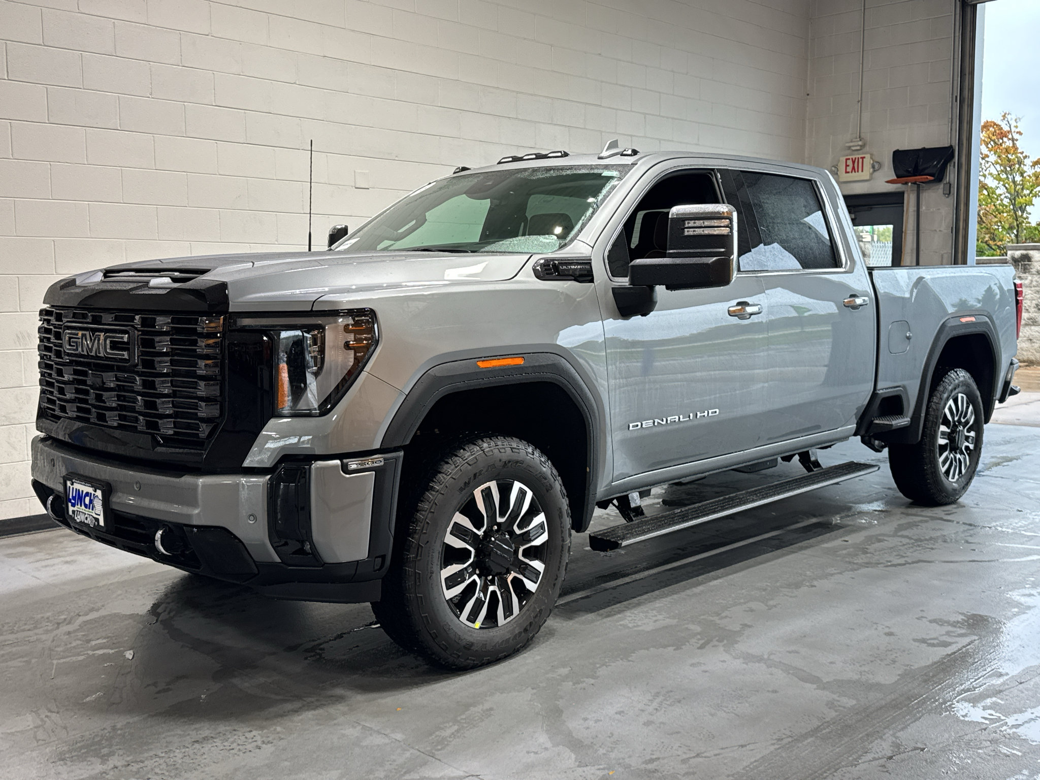 New 2026 GMC Sierra 2500 Denali Ultimate AWD/4WD image 13