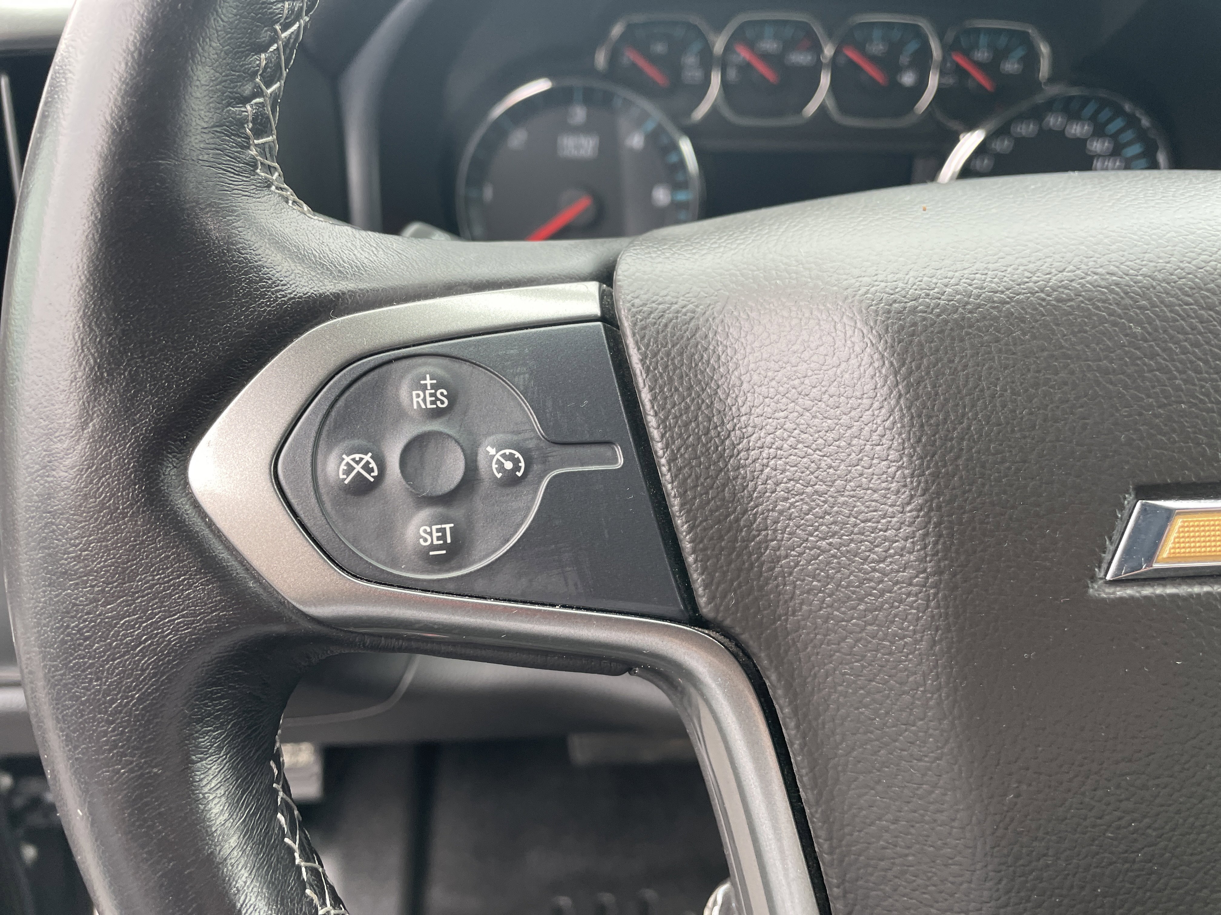 Used 2018 Chevrolet Silverado 1500 LT w/ All Star Edition image 29