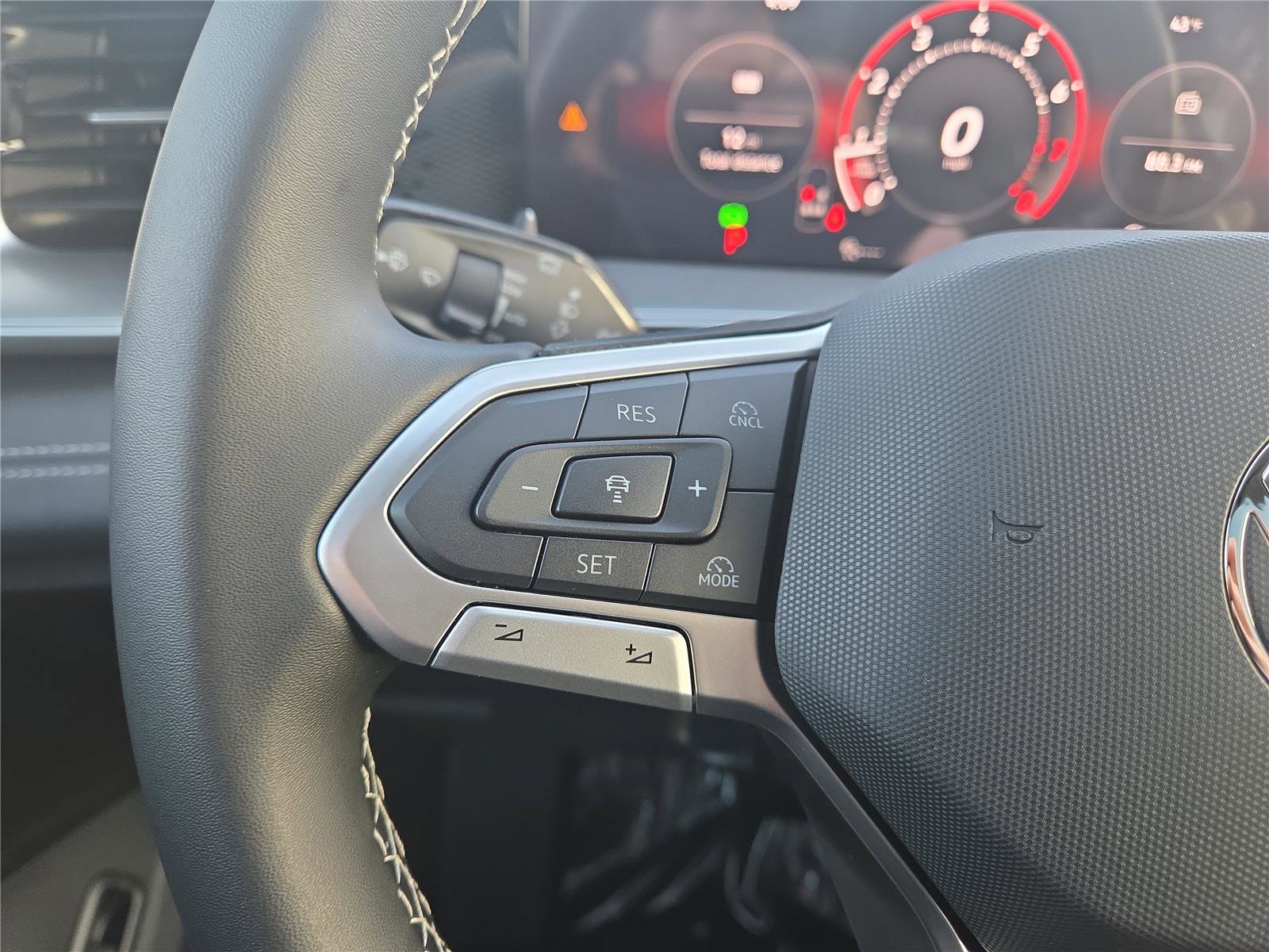 New 2026 Volkswagen Tiguan SE image 16