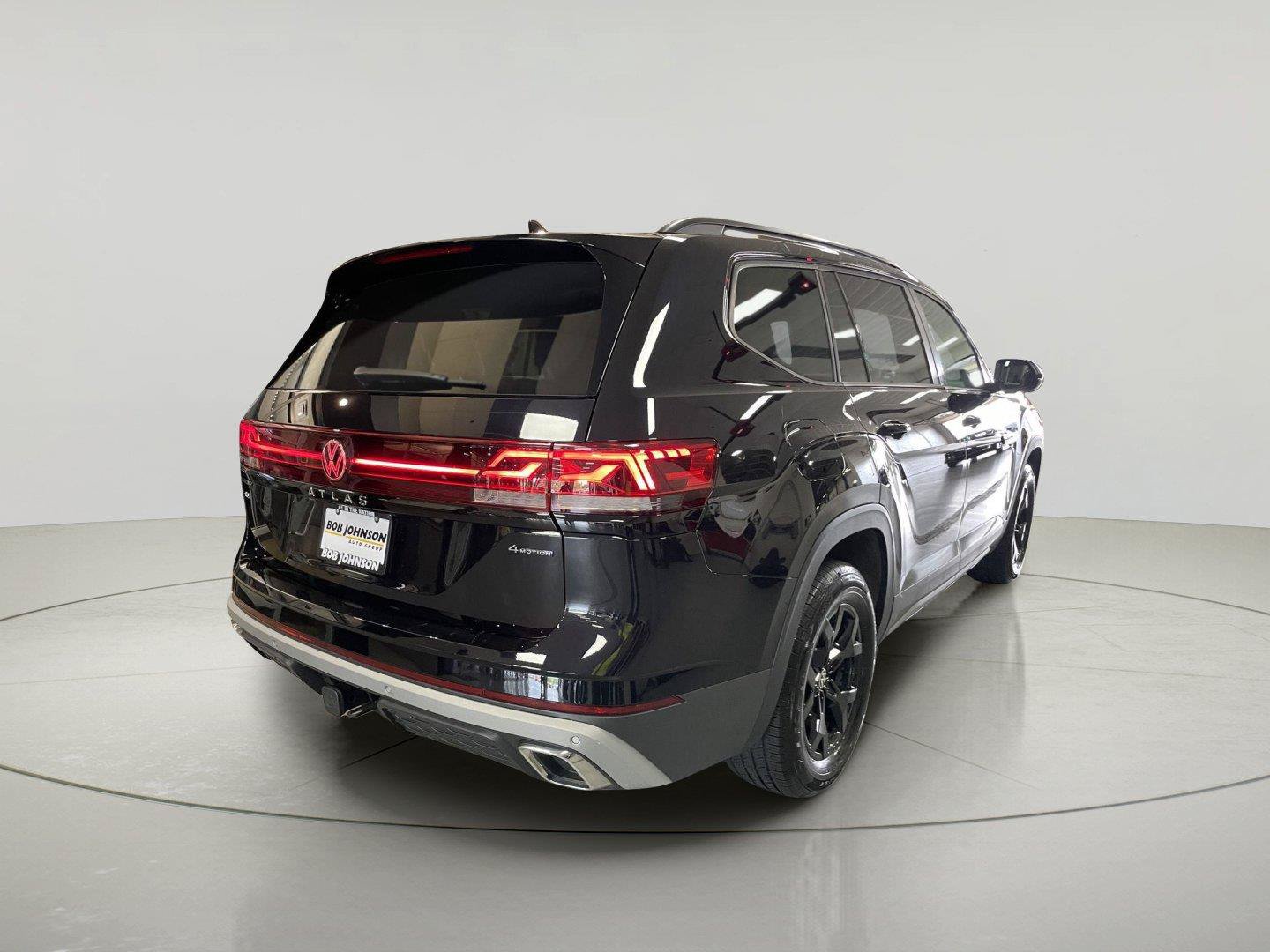 Used 2024 Volkswagen Atlas Peak Edition SE AWD/4WD image 6