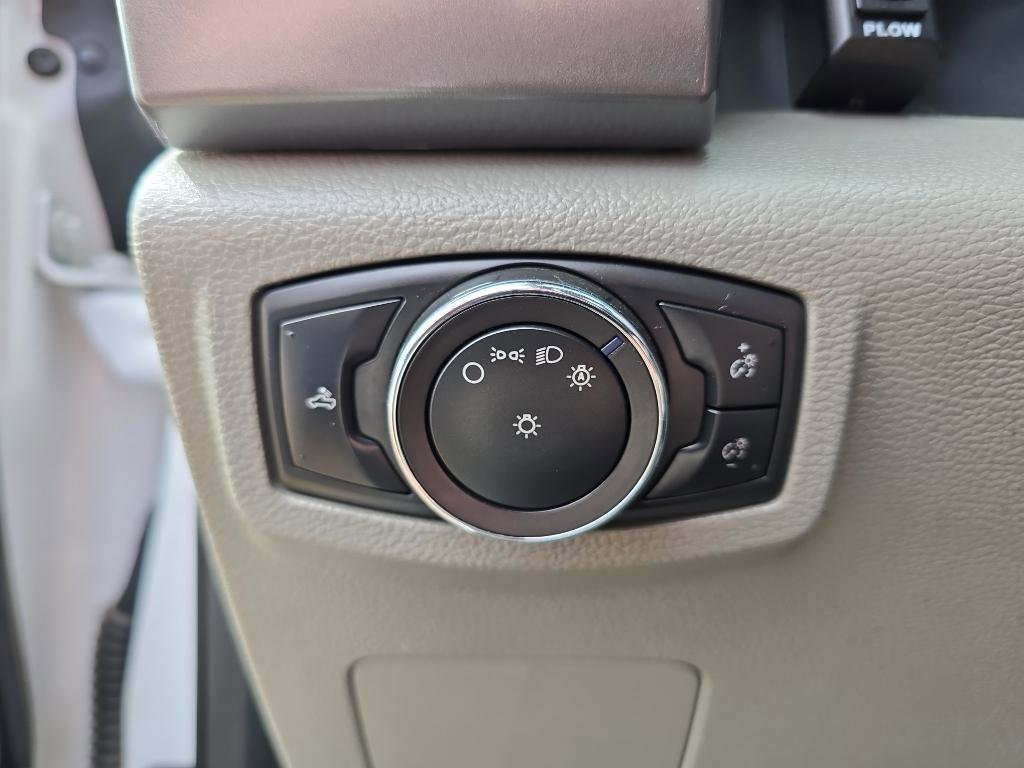 Used 2018 Ford F550 4x4 Regular Cab Super Duty image 13