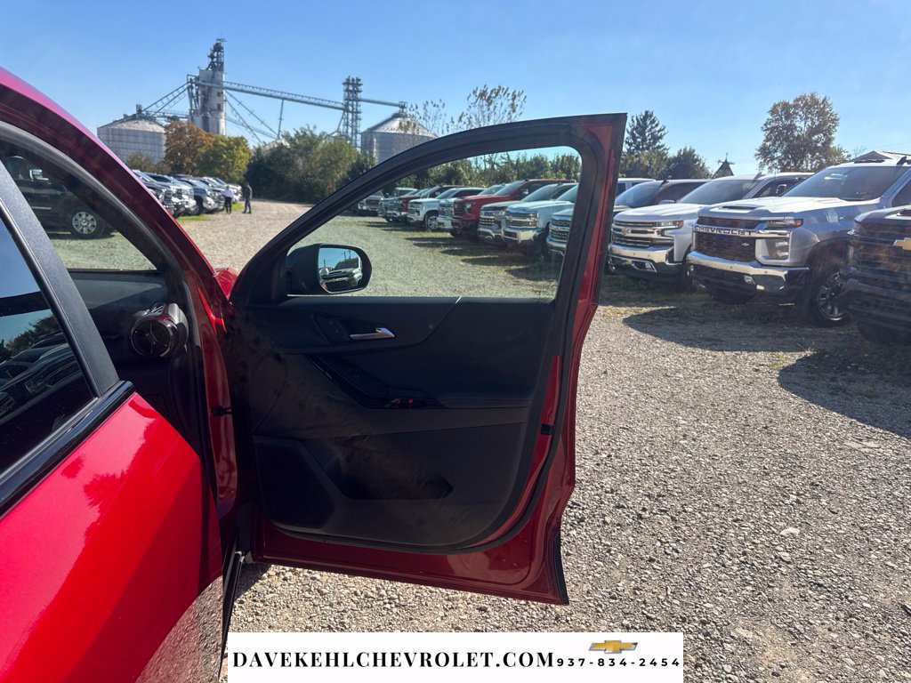 Used 2025 Chevrolet Equinox RS w/ Safety and Technology Package AWD/4WD image 33