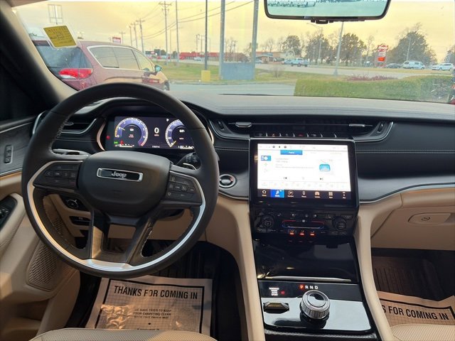 Used 2024 Jeep Grand Cherokee L Limited w/ Luxury Tech Group II image 14