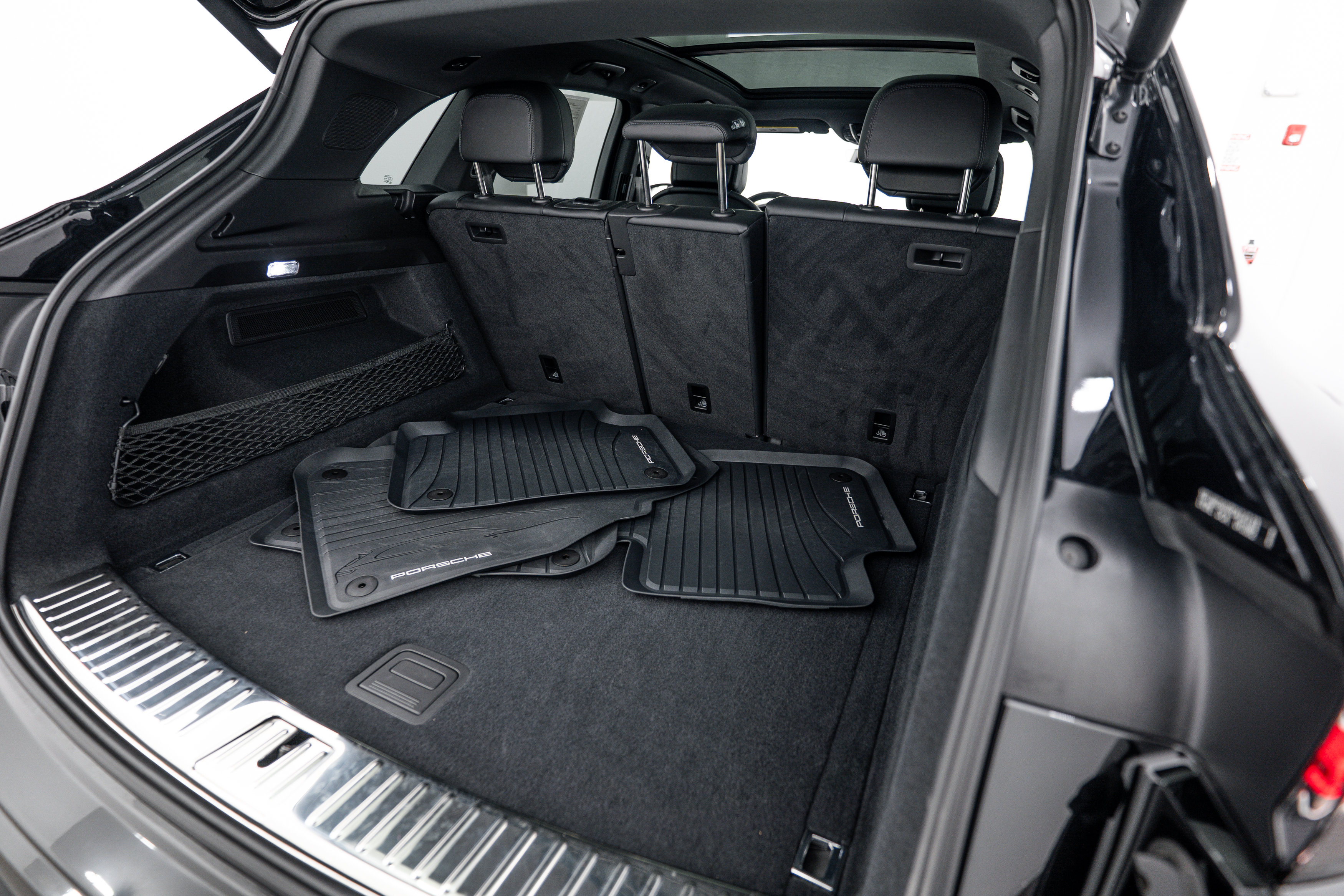 Certified 2023 Porsche Cayenne S AWD/4WD image 25