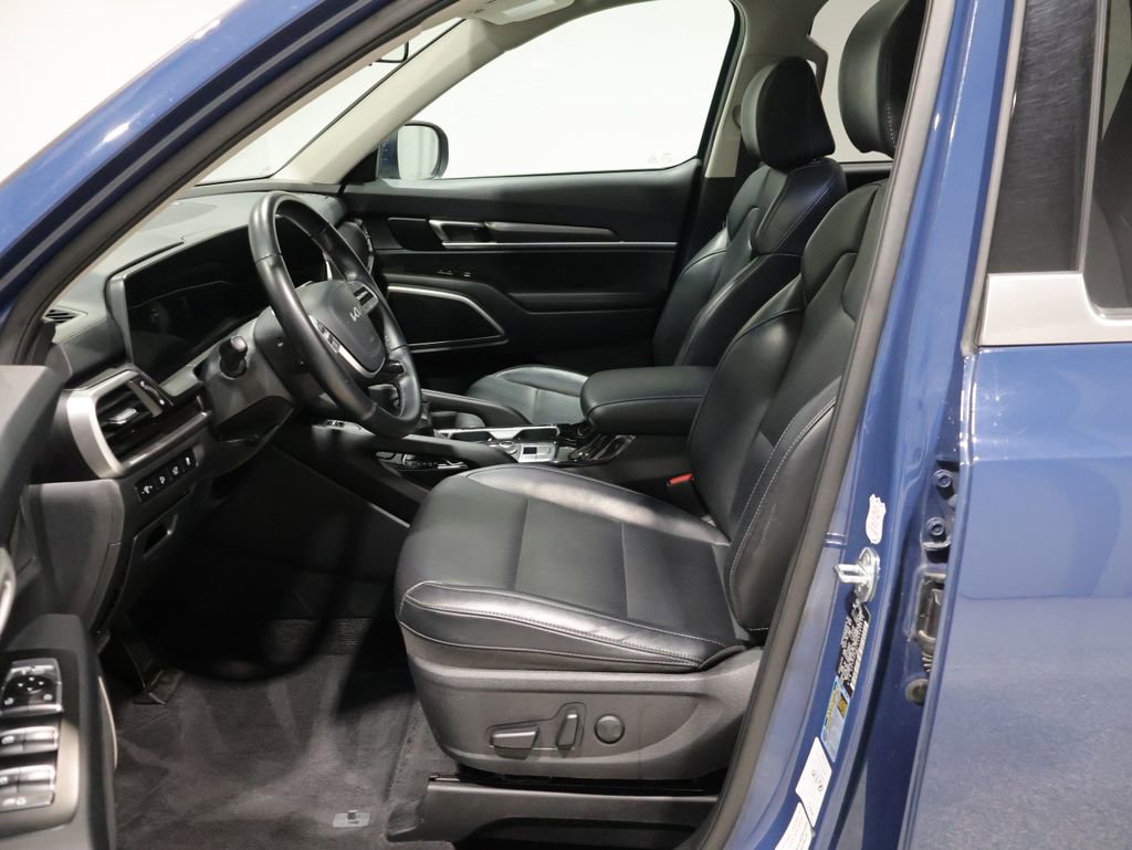 Used 2025 Kia Telluride S image 13