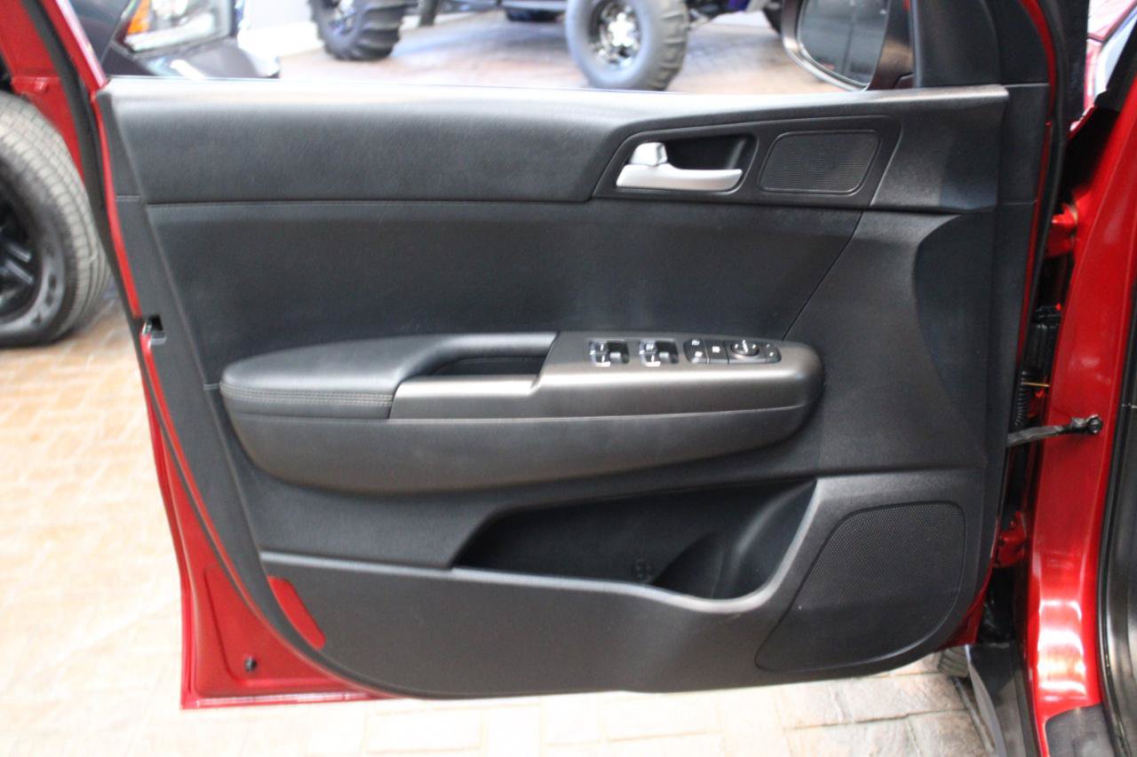 Used 2018 Kia Sportage LX AWD/4WD image 14