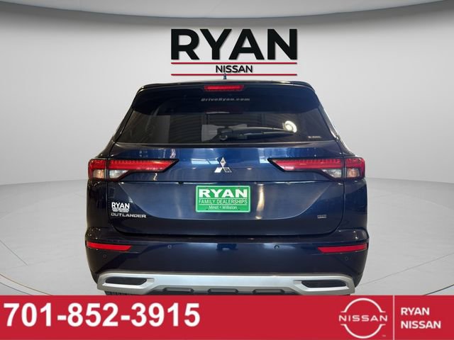Used 2024 Mitsubishi Outlander SE image 16