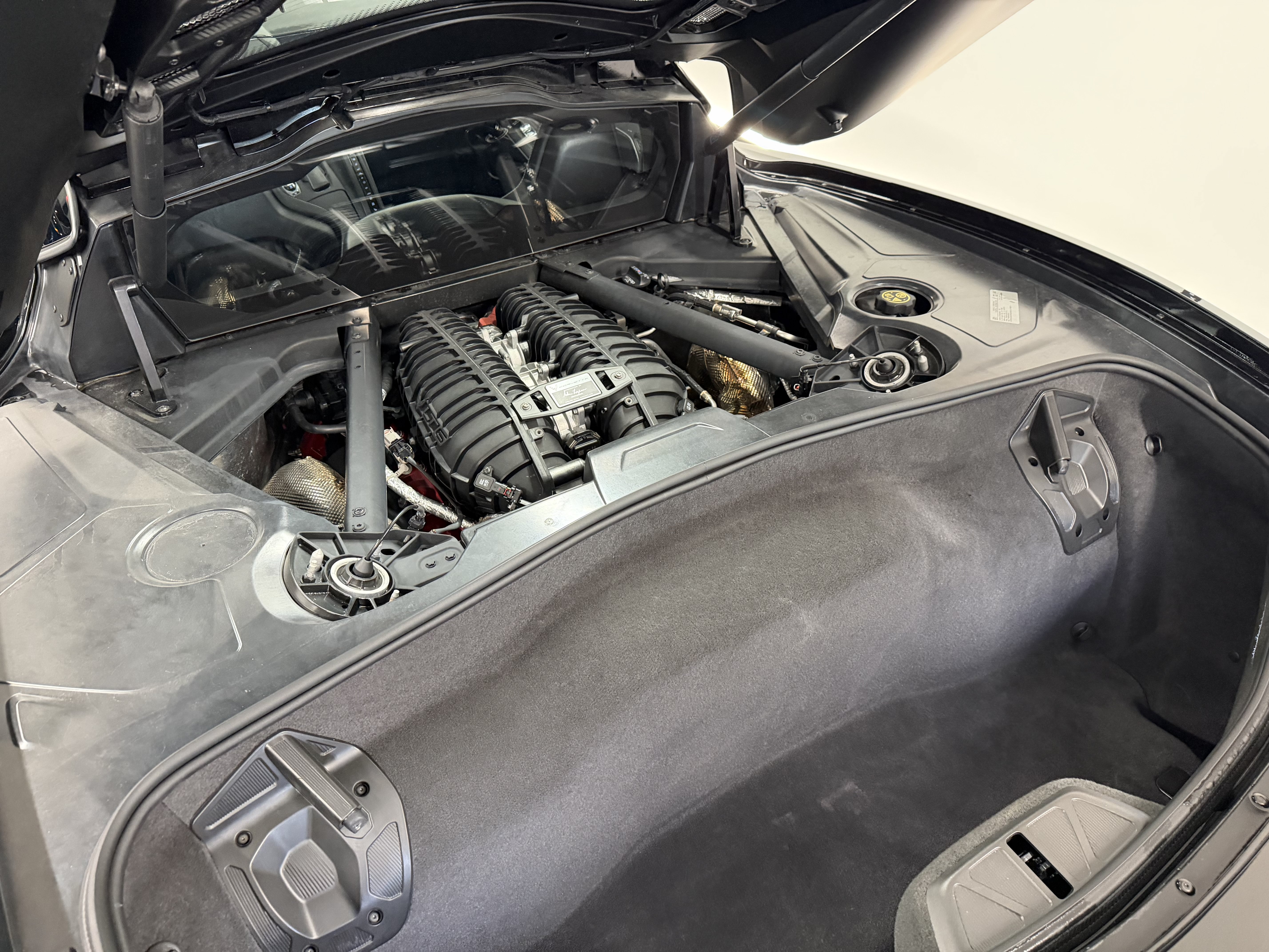 Used 2023 Chevrolet Corvette Z06 RWD image 12