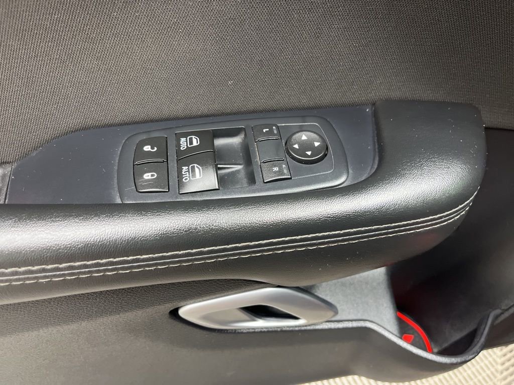 Used 2017 Dodge Challenger SXT image 29