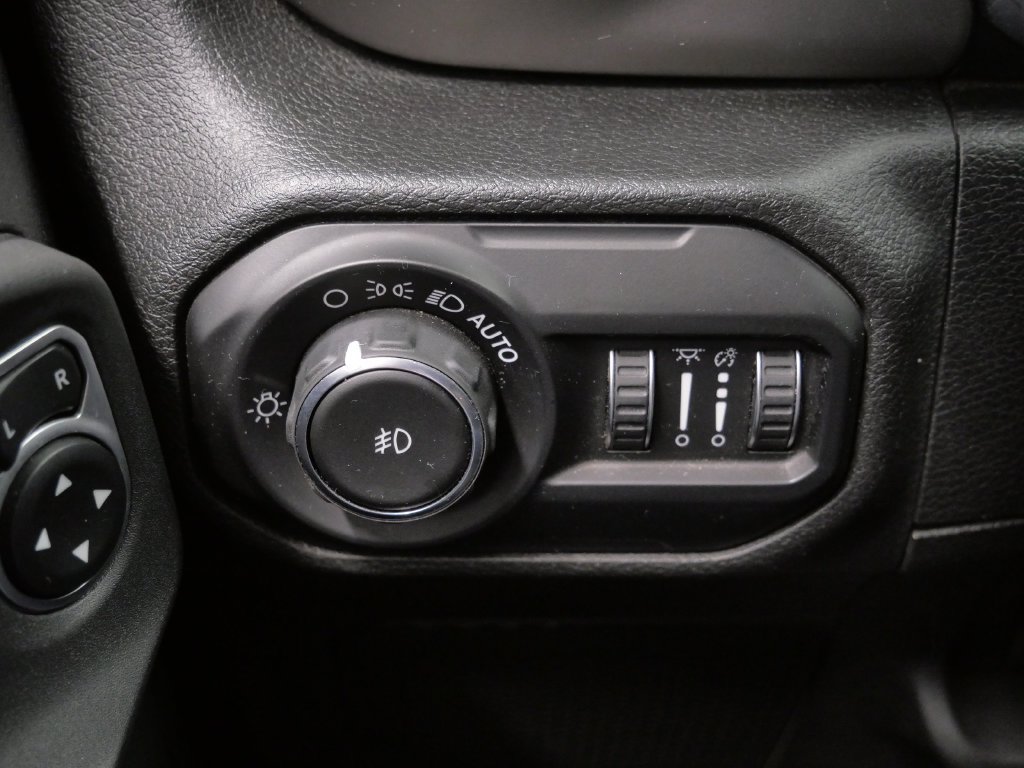 Certified 2019 Jeep Wrangler Sport AWD/4WD image 21