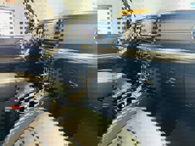 Used 2024 Jeep Wrangler Sahara w/ Technology Group AWD/4WD image 11