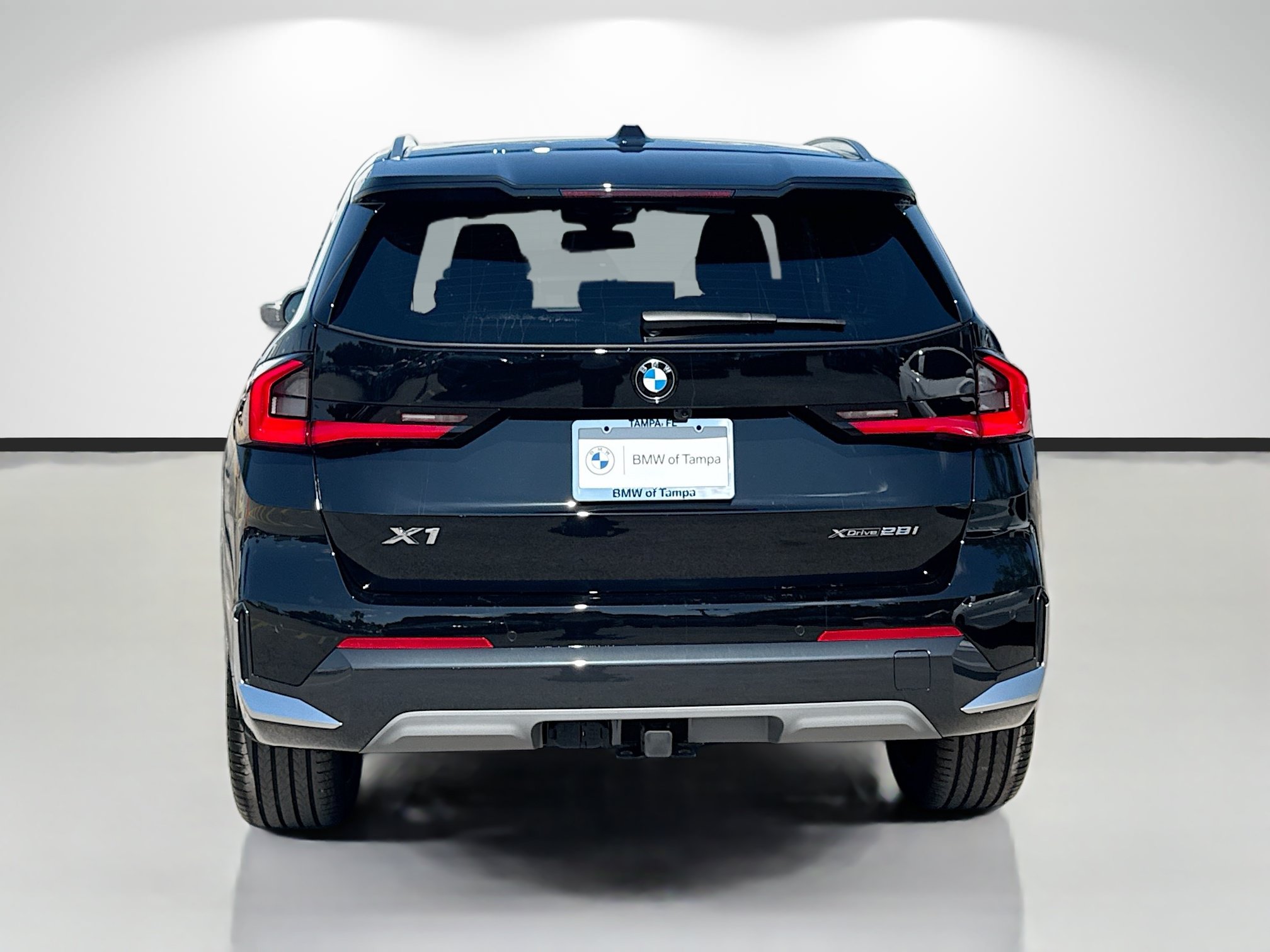 New 2026 BMW X1 xDrive28i w/ Technology Package AWD/4WD image 4