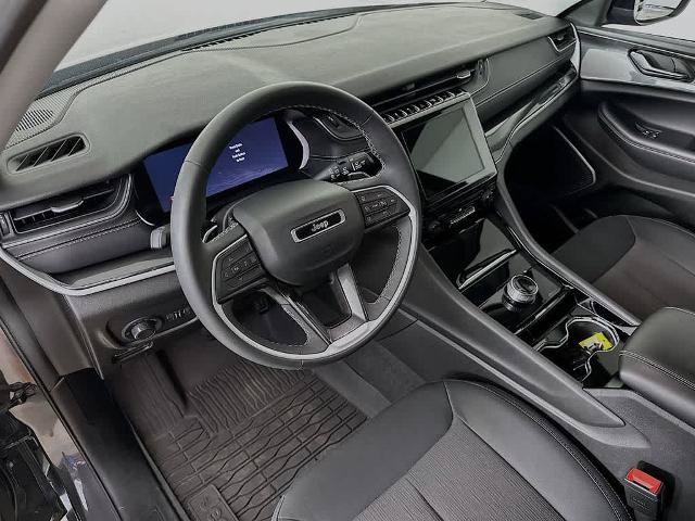 Used 2022 Jeep Grand Cherokee L Laredo w/ Luxury Tech Group I AWD/4WD image 2
