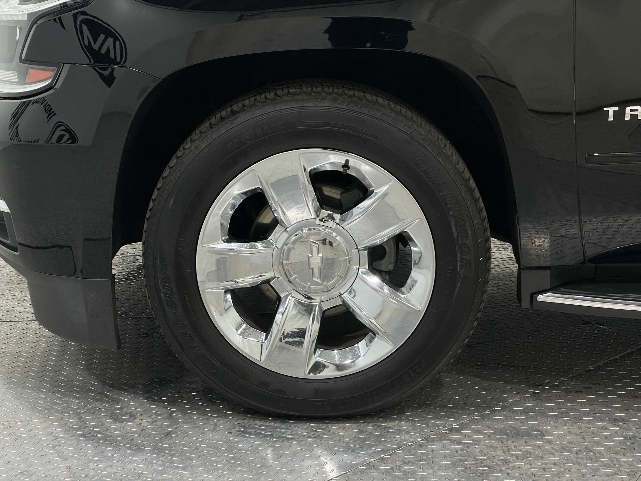 Used 2018 Chevrolet Tahoe Premier AWD/4WD image 40