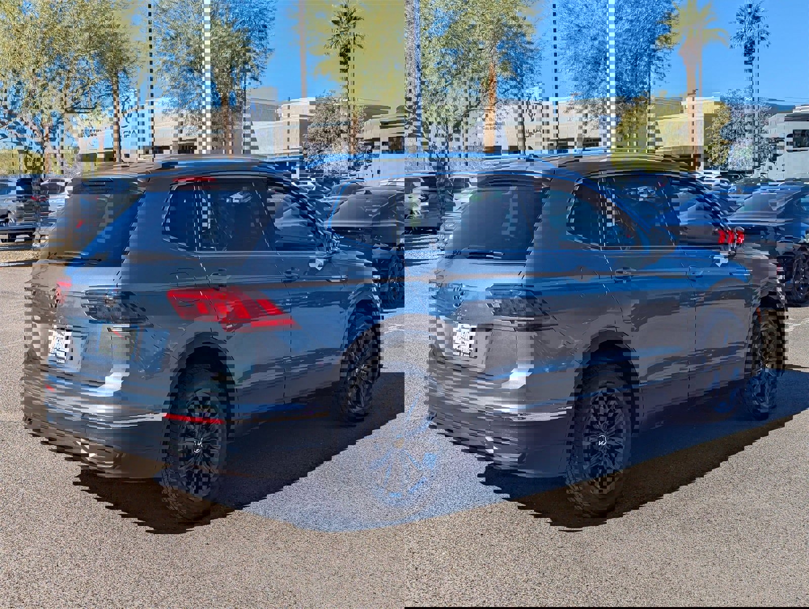 Used 2024 Volkswagen Tiguan SE image 8